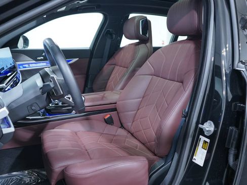 Used 2026 BMW 740i w/ Executive Package RWD image 7