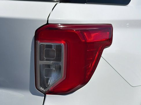 Used 2020 Ford Explorer XLT w/ Equipment Group 202A RWD image 43
