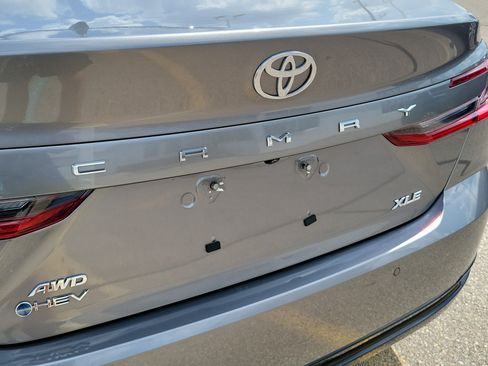 Used 2025 Toyota Camry XLE AWD/4WD image 6