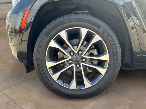 Used 2021 Jeep Grand Cherokee L Overland w/ Luxury Tech Group IV image 14