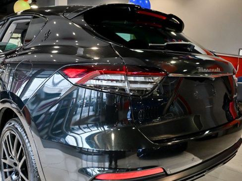 Used 2022 Maserati Levante Modena image 13