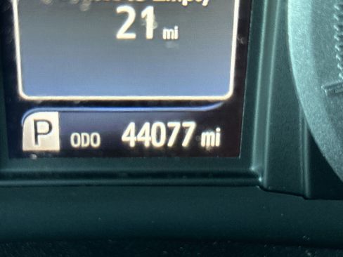 Used 2020 Toyota Sienna SE w/ SE Preferred Package image 33