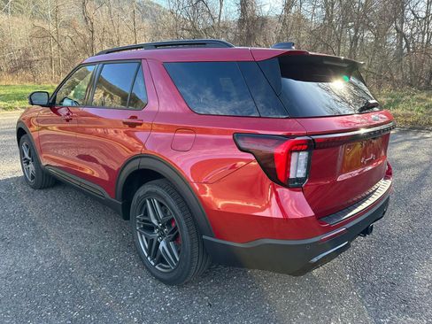 New 2026 Ford Explorer ST-Line w/ ST-Line Street Pack image 5