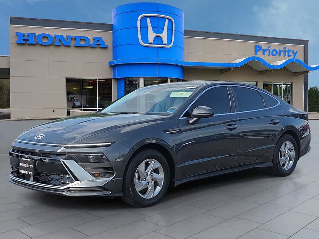 Used 2026 Hyundai Sonata SE FWD image 1