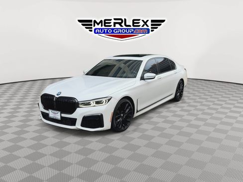 Used 2021 BMW 750i xDrive w/ Executive Package AWD/4WD image 3