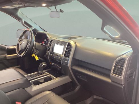 Used 2017 Ford F150 Raptor w/ Equipment Group 801A Mid AWD/4WD image 31