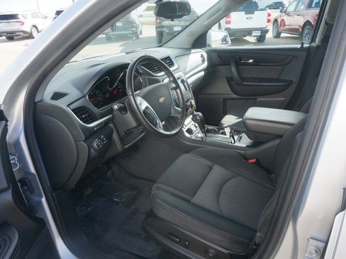 Used 2016 Chevrolet Traverse LT w/ Style and Technology Package image 10