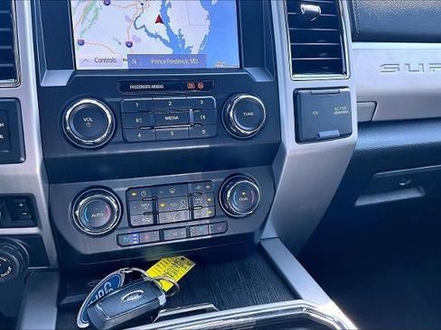 Used 2021 Ford F250 Lariat w/ Lariat Ultimate Package AWD/4WD image 15