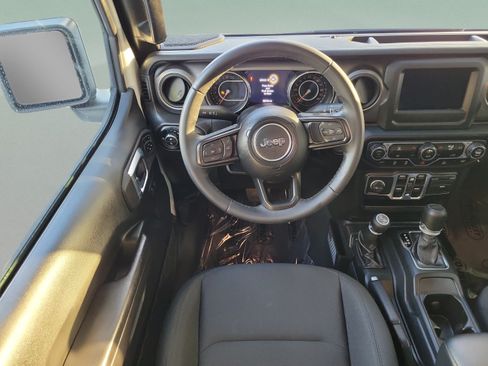 Used 2021 Jeep Gladiator Sport AWD/4WD image 9