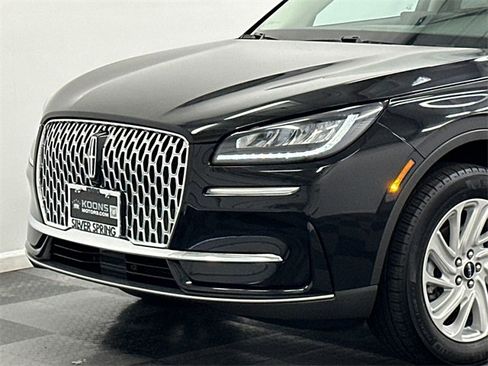 Used 2023 Lincoln Corsair AWD image 2