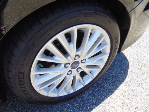 Used 2016 Ford Focus Titanium w/ Titanium Technology Package FWD image 29