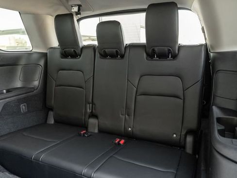 Used 2023 Nissan Pathfinder SL image 14