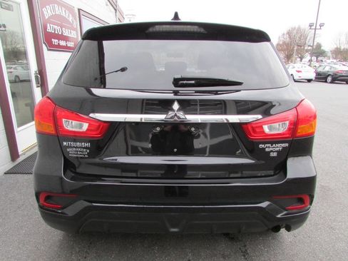Used 2018 Mitsubishi Outlander Sport SE image 3