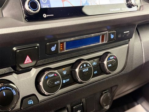 Used 2020 Toyota Tacoma TRD Sport image 15