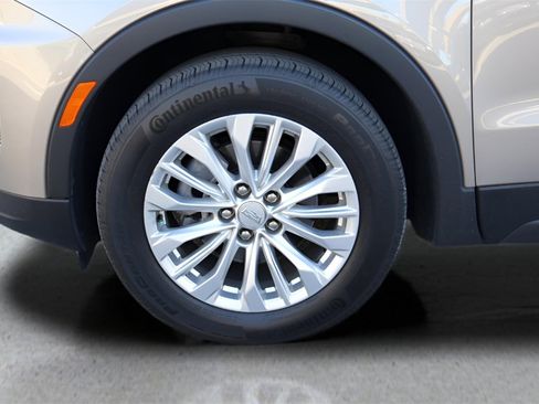 Used 2024 Cadillac XT4 Luxury w/ Cold Weather Package image 9