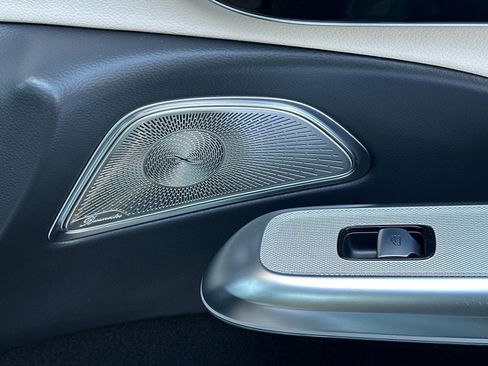 New 2025 Mercedes-Benz E 350 Sedan image 19