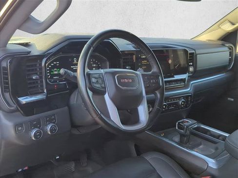 Used 2023 GMC Sierra 1500 SLT w/ SLT Premium Package AWD/4WD image 10