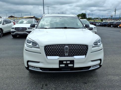 Used 2022 Lincoln Aviator Reserve w/ Equipment Group 201A AWD/4WD image 2
