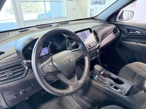Used 2022 Chevrolet Equinox RS w/ Infotainment Package image 12