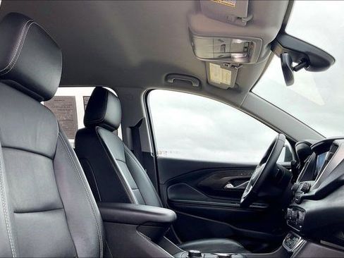 Used 2024 GMC Terrain SLT image 27