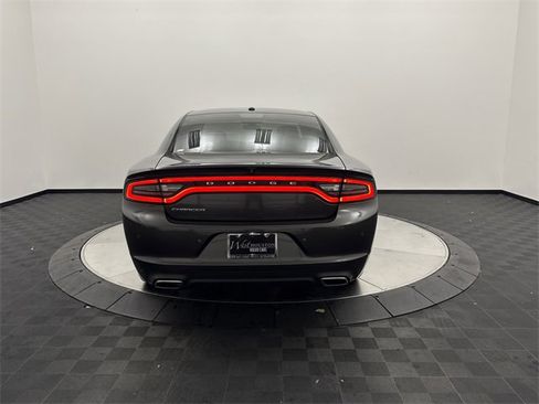 Used 2019 Dodge Charger SXT image 6