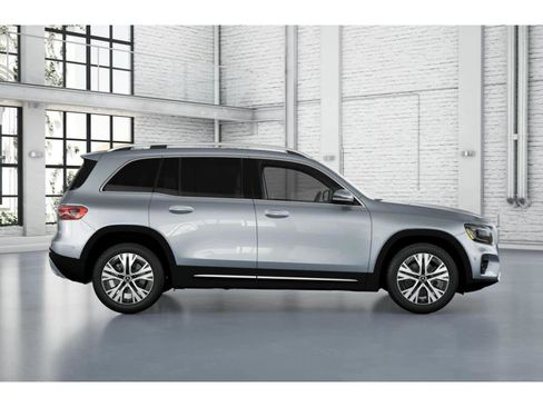 New 2026 Mercedes-Benz GLB 250 image 2