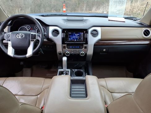 Used 2015 Toyota Tundra Limited w/ Limited Premium Package image 7