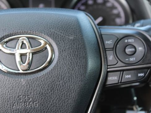 Used 2021 Toyota Camry SE image 18