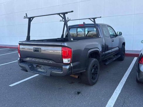 Used 2016 Toyota Tacoma SR5 image 7