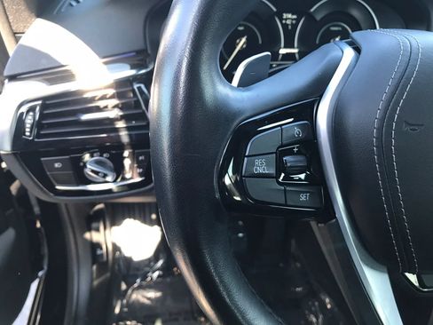 Used 2018 BMW 530e xDrive 530e xDrive iPerformance Sedan w/ Premium Package 2 image 16