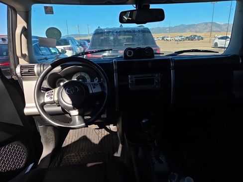 Used 2011 Toyota FJ Cruiser 4WD w/ Upgrade Pkg image 8