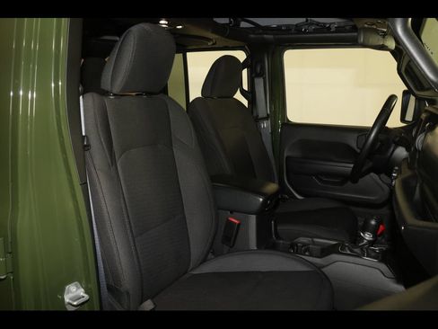 Used 2022 Jeep Wrangler Unlimited Sport AWD/4WD image 24