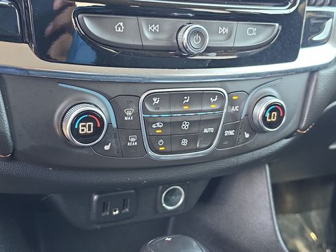 Certified 2018 Chevrolet Traverse LT AWD/4WD image 28