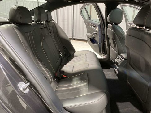 Used 2019 BMW 530e xDrive w/ Convenience Package image 13