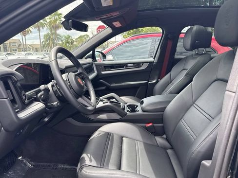 Certified 2026 Porsche Cayenne Coupe AWD/4WD image 5
