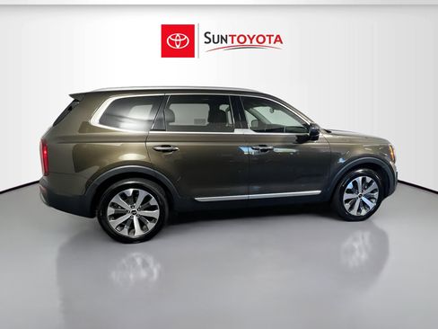 Used 2022 Kia Telluride S image 2
