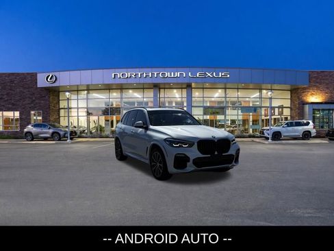 Used 2021 BMW X5 xDrive40i w/ M Sport Package AWD/4WD image 3