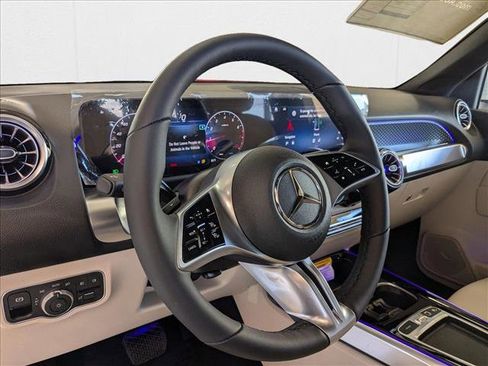 New 2026 Mercedes-Benz GLB 250 4MATIC image 4