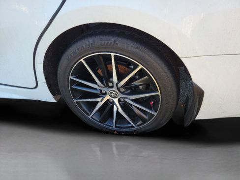 Used 2024 Toyota Camry SE image 28