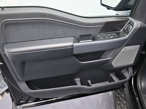 Used 2024 Ford F150 Lightning Lariat image 9