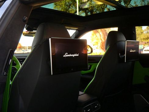 Used 2023 Lamborghini Urus S image 22