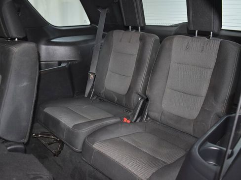 Used 2016 Ford Explorer XLT AWD/4WD image 24