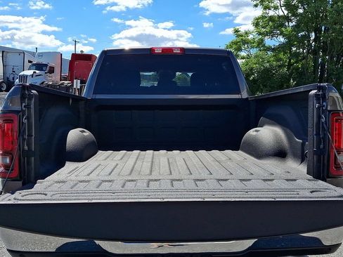 Used 2026 RAM 2500 Big Horn AWD/4WD image 32