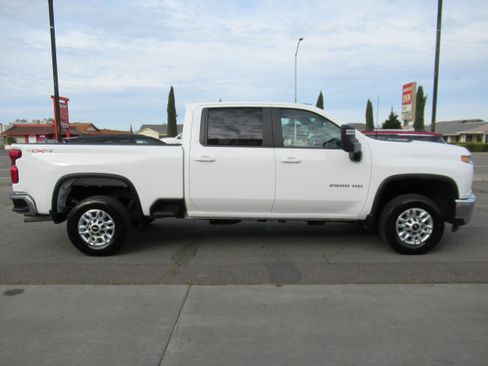 Used 2023 Chevrolet Silverado 2500 LT image 5
