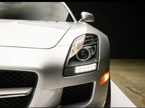 Used 2011 Mercedes-Benz SLS AMG Coupe image 12