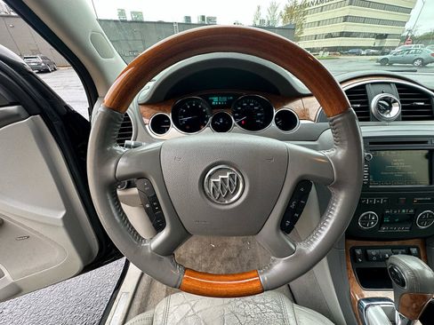 Used 2011 Buick Enclave CXL image 14