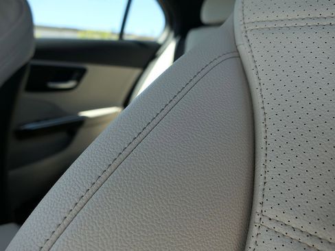 Used 2023 Mercedes-Benz C 300 Sedan image 11
