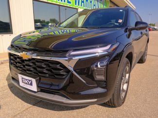 Used 2025 Chevrolet Trax LT image 1