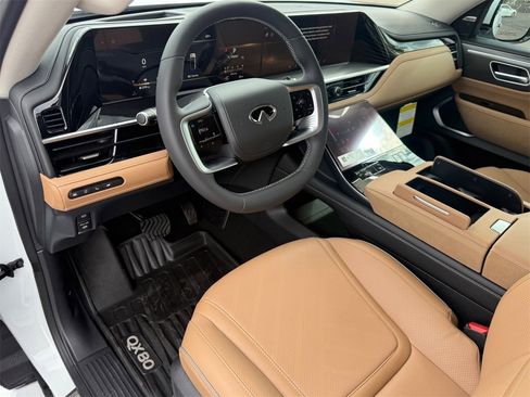 New 2026 INFINITI QX80 Luxe image 11