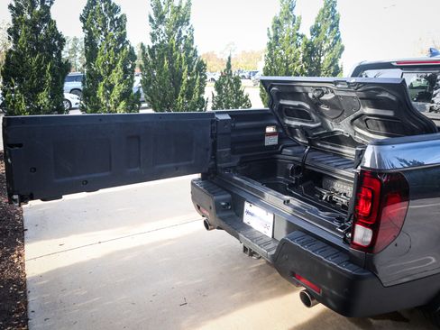 Used 2023 Honda Ridgeline RTL-E image 32